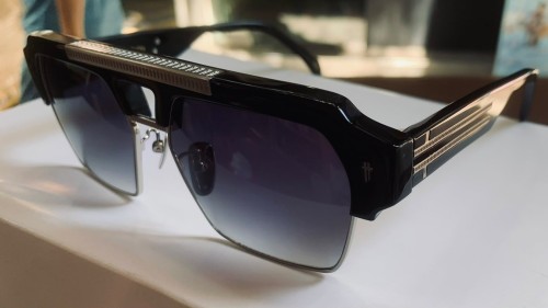 Clear Frame Rectangular Fashion Sunglasses with Dark Tinted Lenses
